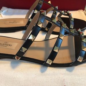 Black Valentino Garavani Rockstud Slides